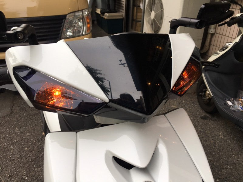 フロントウインカーカバー スモーク シグナスX4型