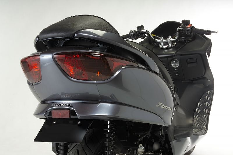 フォルツァ X/Z(MF08) 04-07 フェンダーレス キット シルバー 純正リフレクター・純正ナンバー灯仕様