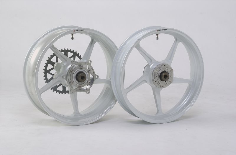Rear Wheel TYPE-C G Coat Solid White 550-17 1 pc. GSXR1100 90-92