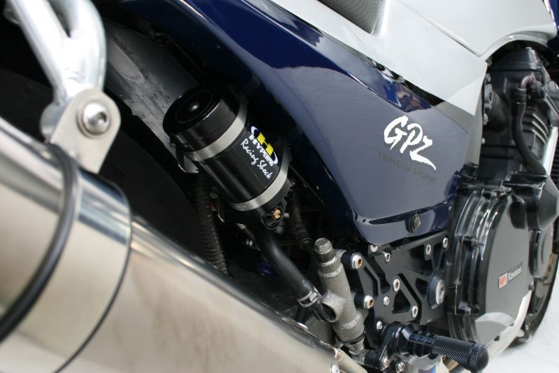 ストリートボックス 461 ホース付タンクタイプ 17インチホイール用 モノショック GPZ900R