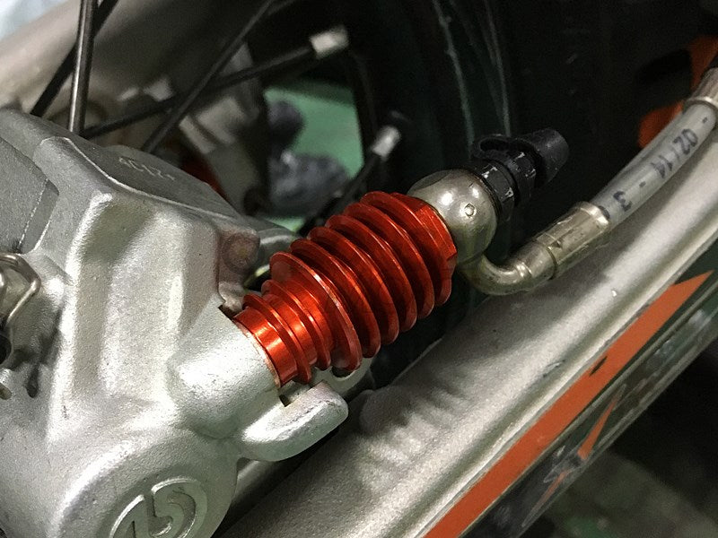 リアブレーキキャリパークーラー Bremboキャリパー シルバー M10×1.0