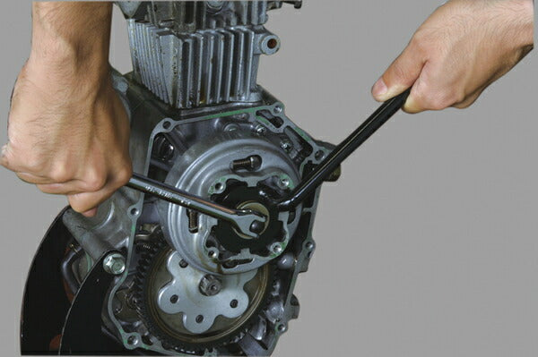 Clutch Holder / Monkey
