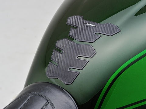 タンクパッド 軟質エンブレム カーボンルック 155mm×138mm 2ピース