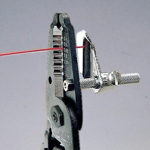 ワイヤーストリッパー用ストッパー サイズ:110X50X17mm 材質:鉄 最小被覆長:1mm