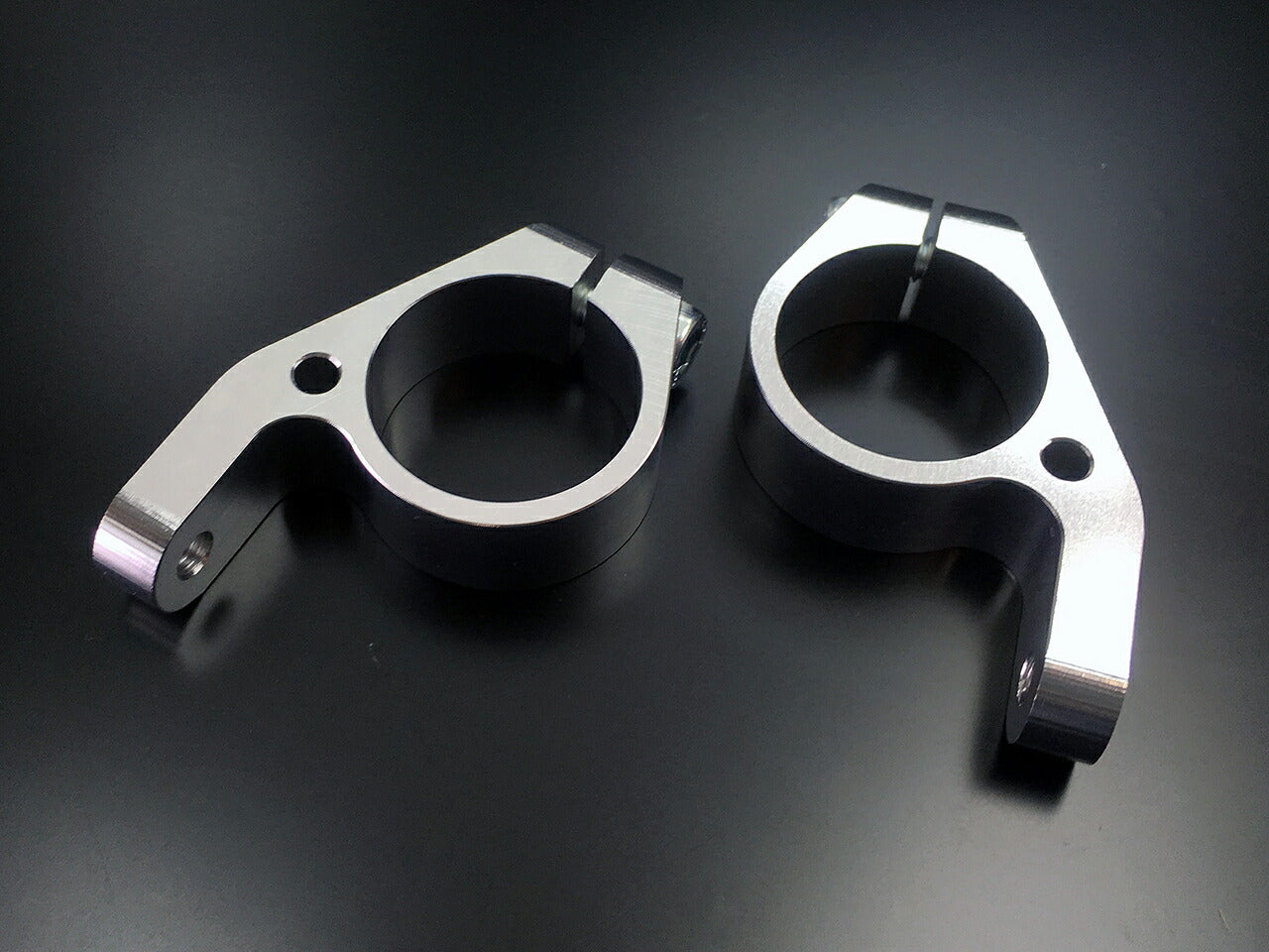 Universal stay for φ30 fork, silver anodized, 2-piece set