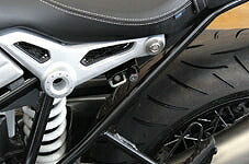 ヘルメットロック ブラック R nineT (13-15)