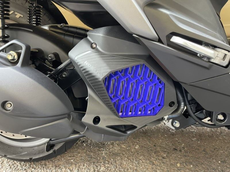 KOSO ラジエーターカバー ブルー シグナスGRYPHUS(6型)/BWS125(3型)/NMAX125/155(2型/V2)/X FORCE バイク