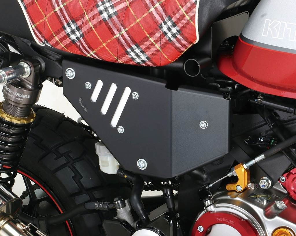 R Side Cover Type 2 Black/Silver Monkey 125