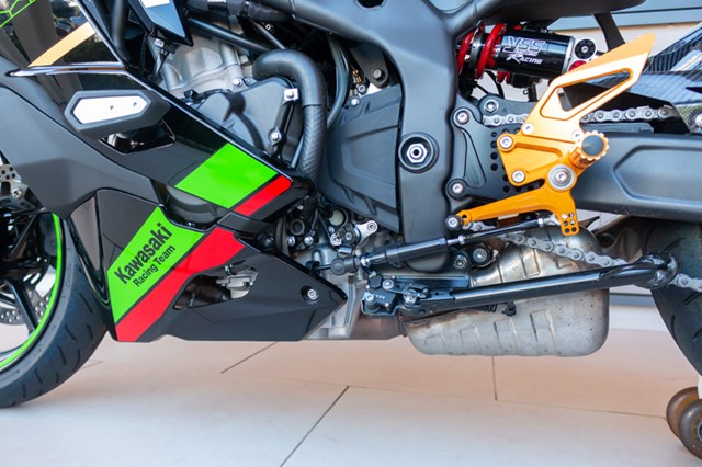 チェンジロッドリテーナー ブラック ZX-25R