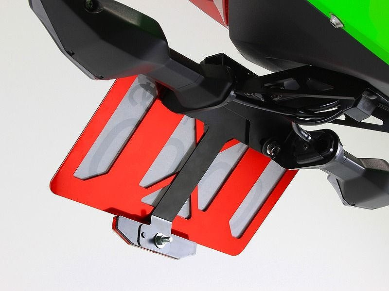 アルミライセンスバックプレート シルバー Lサイズ 250cc~クラス用 ナンバープレート保護