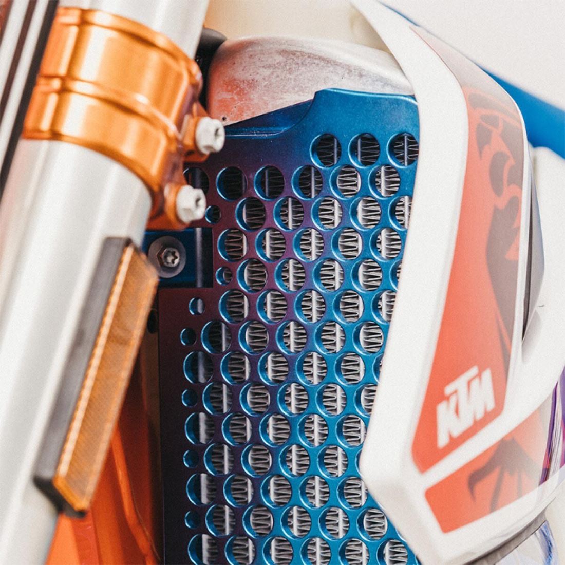 ラジエーター左 SX125/250/300 SX-F250/350/450 TC125/250 FC250/350/450