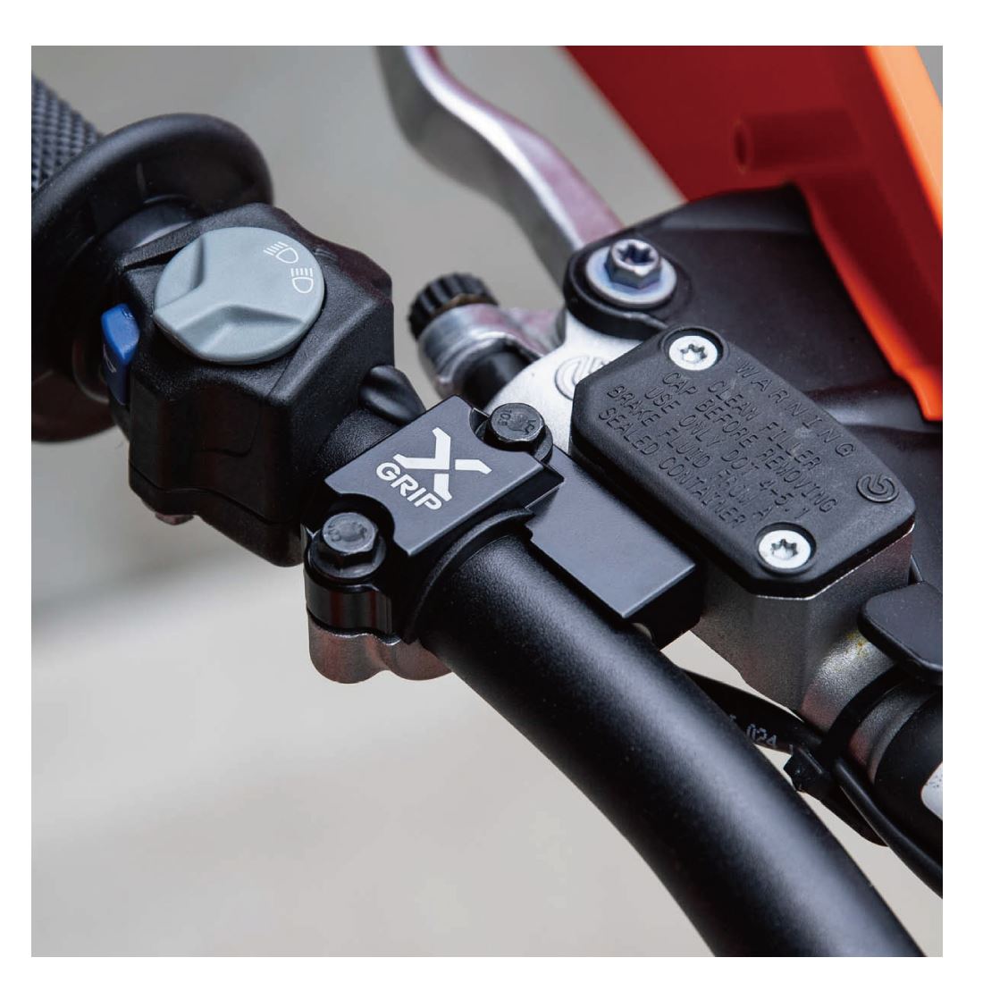 Anti Break クラッチクランプ ブレンボマスター用 ブラック KTM ハスクバーナ ベータ シェルコ