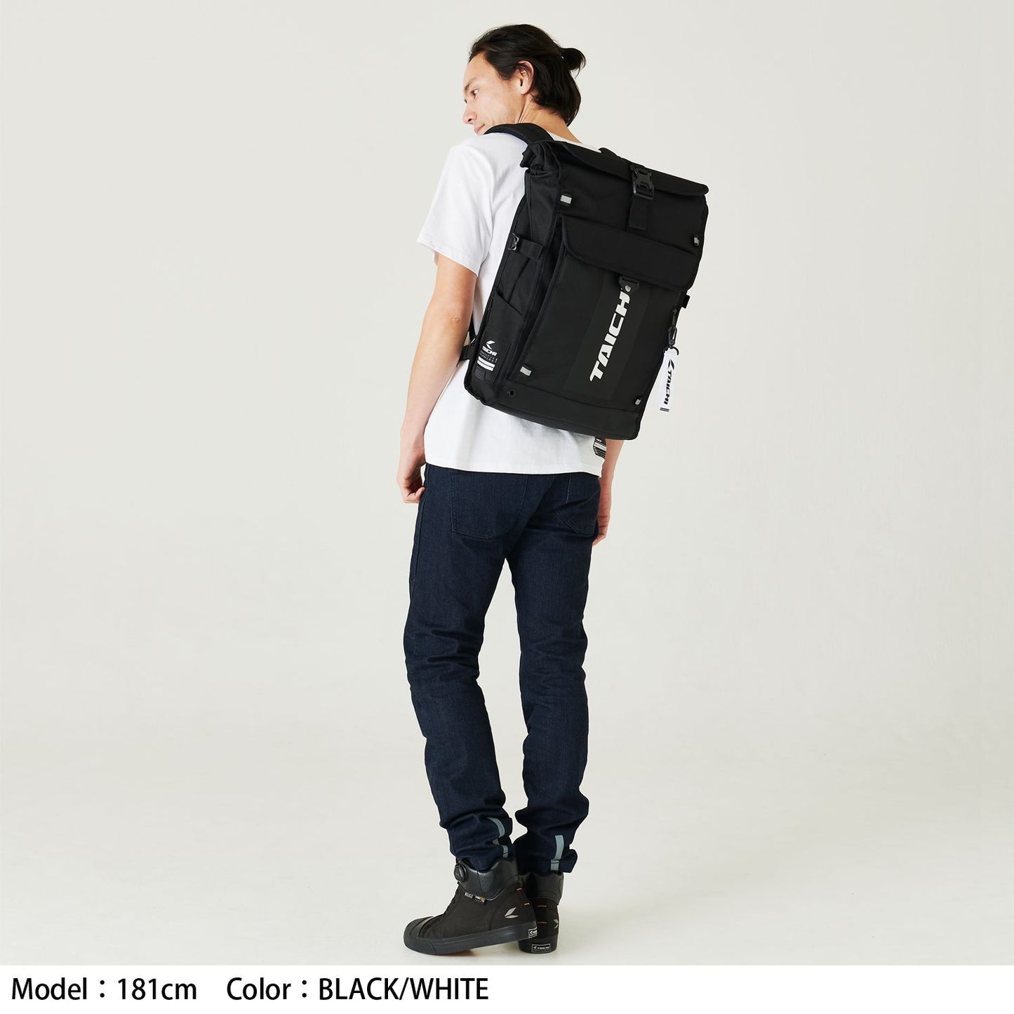 RSB283 WP カーゴバックパック ブラック/レッド 25L