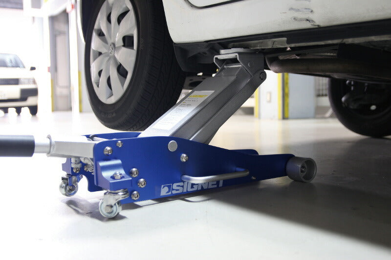 アルミフレームジャッキ(2.5T) 最大荷重(t):2.5 最低位(mm):95 最高位(mm):475 全幅(mm):275