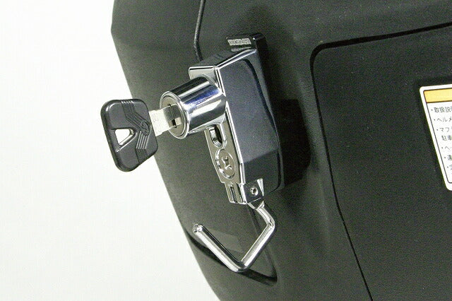 ヘルメットホルダー ヘルメットロック (ベース・ブラック/ホルダー・メッキ) シグナスX(SE12J)