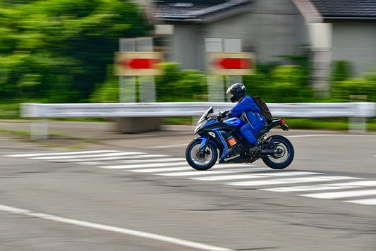 バイク乗車時にリュックは疲れる？疲れない軽量リュック等おすすめ10選を紹介！