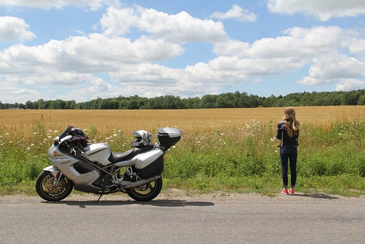 【裏ワザ】バイクのガス欠が起きた時はどうする？対処法やガス欠症状についても解説！