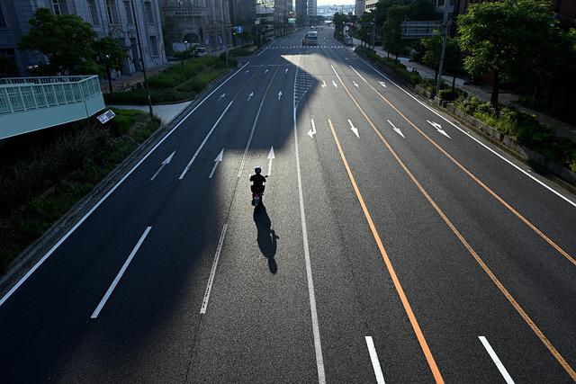 トラブル時の対応にも！覚えておきたいバイク走行時の手信号、ハンドサイン一覧