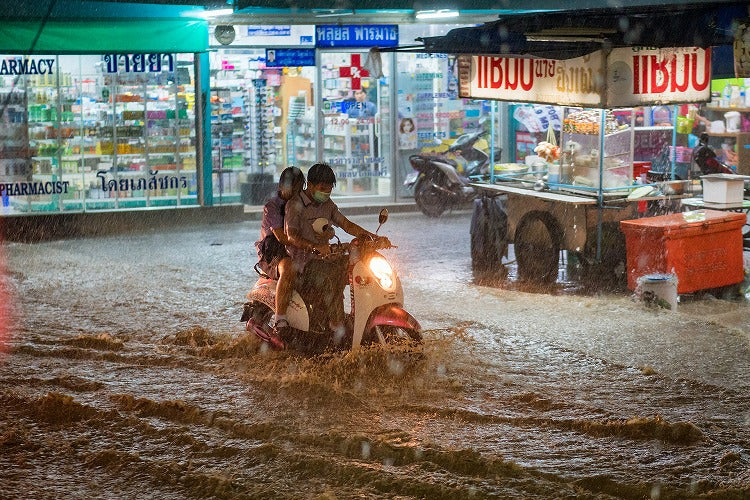 【2022最新】通勤・通学バイクのおすすめ14選！雨の日対策から服装、最強バイクまで