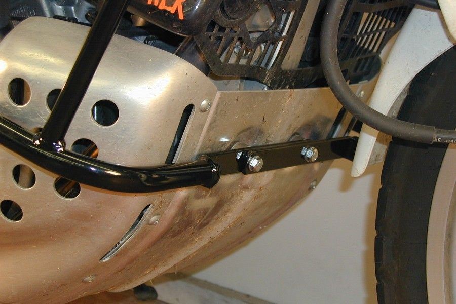 エンジンガード ブラック XRV750 アフリカツイン750