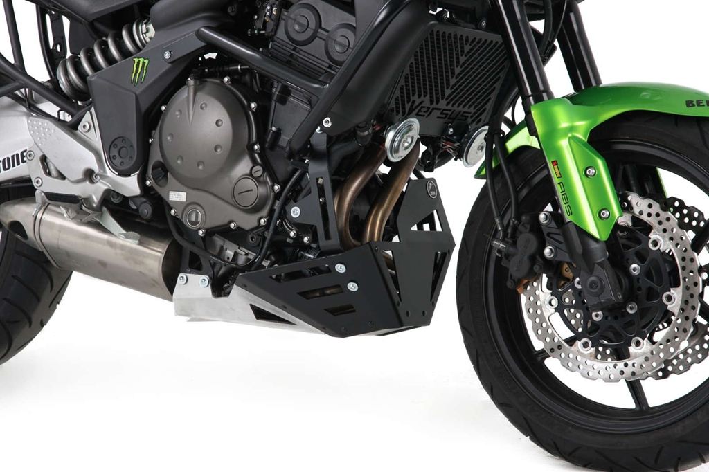 スキッドプレート ブラック/シルバー ヴェルシス650