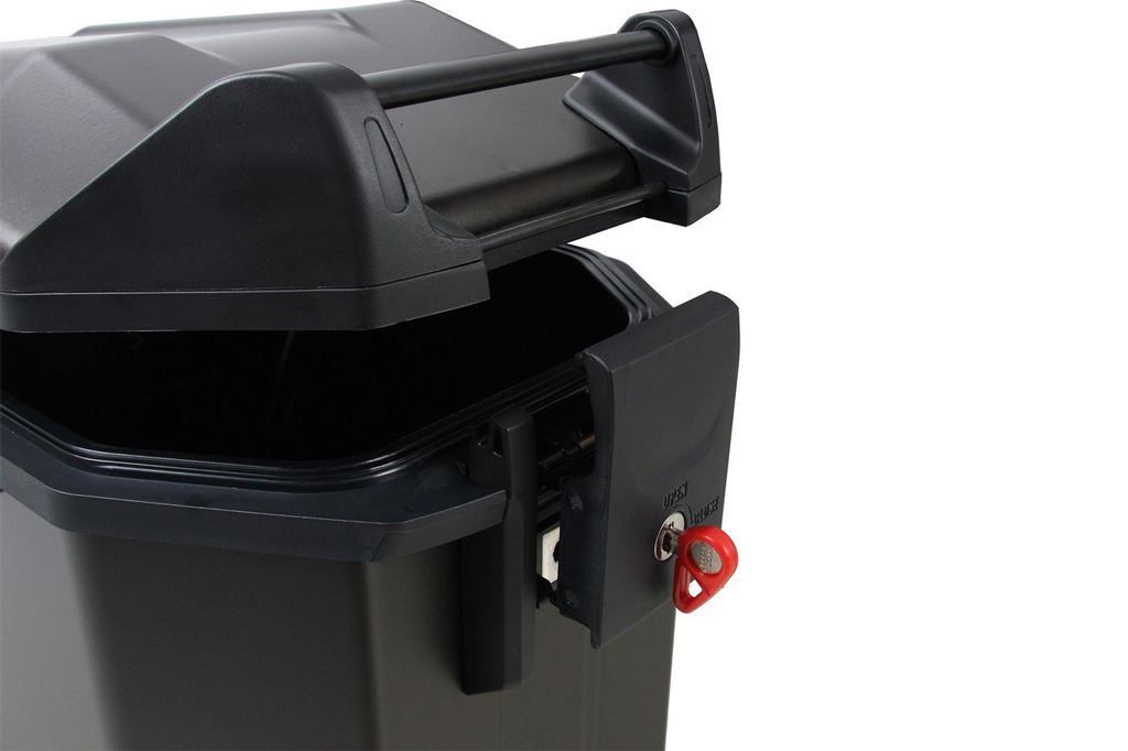 サイドケース XCEED/エクシード ジェットブラック 38L 右側