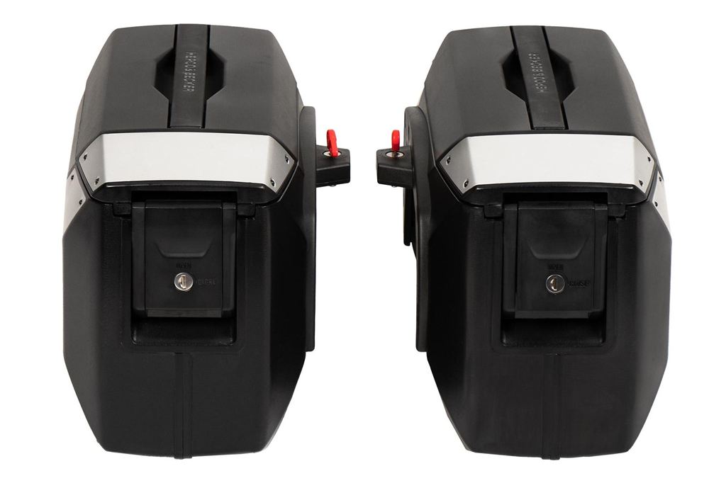 サイドケース C-Bowサイドキャリア用 XCORE/エックスコア ブラック/シルバー 18L 左右セット