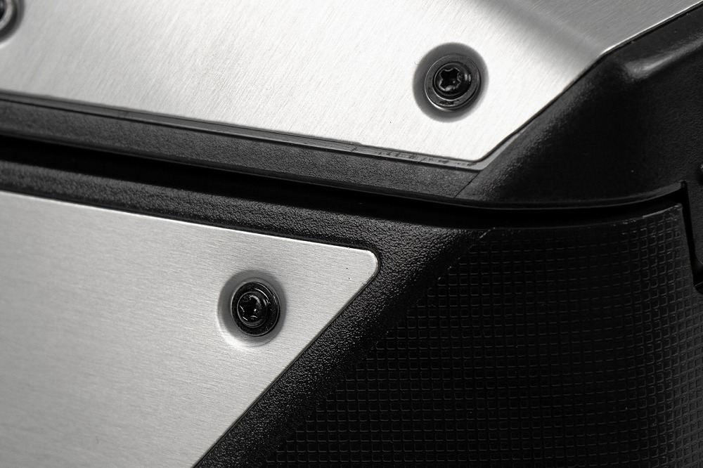 サイドケース C-Bowサイドキャリア用 XCORE/エックスコア ブラック/シルバー 18L 左右セット