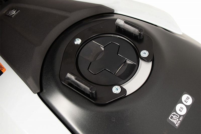 Tank Ring Fitting Basic Black GSX-8S