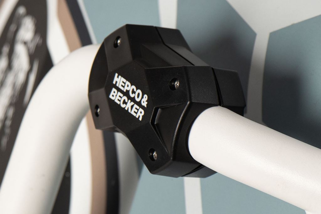 スライドパッド エンジン/タンクガード用 ブラック 左右セット