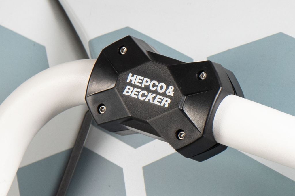 スライドパッド エンジン/タンクガード用 ブラック 左右セット