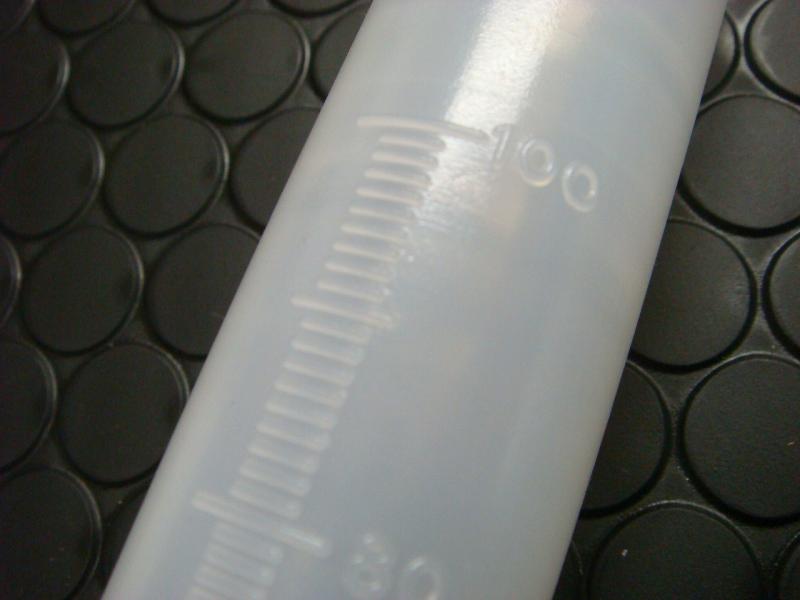 メスシリンダー 100cc ゴムキャップ付