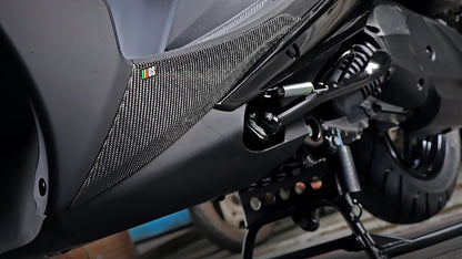 カーボンフットレスサイドカバー シグナスX5型