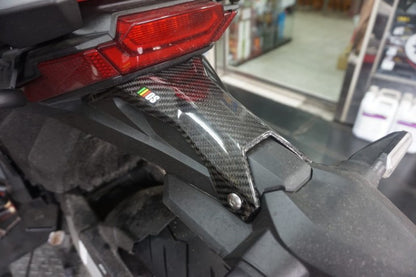 MOS カーボンナンバープレートホルダーアッパーカバー X-ADV750