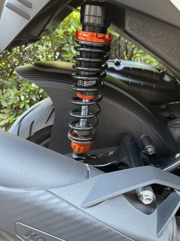 カーボン調ショートリアフェンダー 大径タイヤ向き シグナスGRYPHUS6型