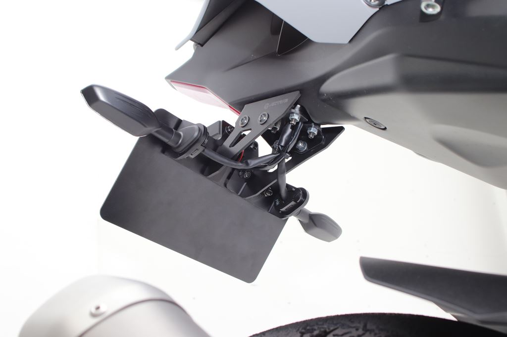 フェンダーレスキット LEDナンバー灯 ブラック YZF-R1/R1M