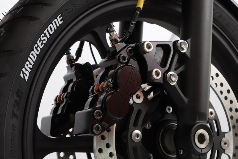 キャリパーサポート 40mmピッチ&STDローター径用 ブラック Z650RS 22-24