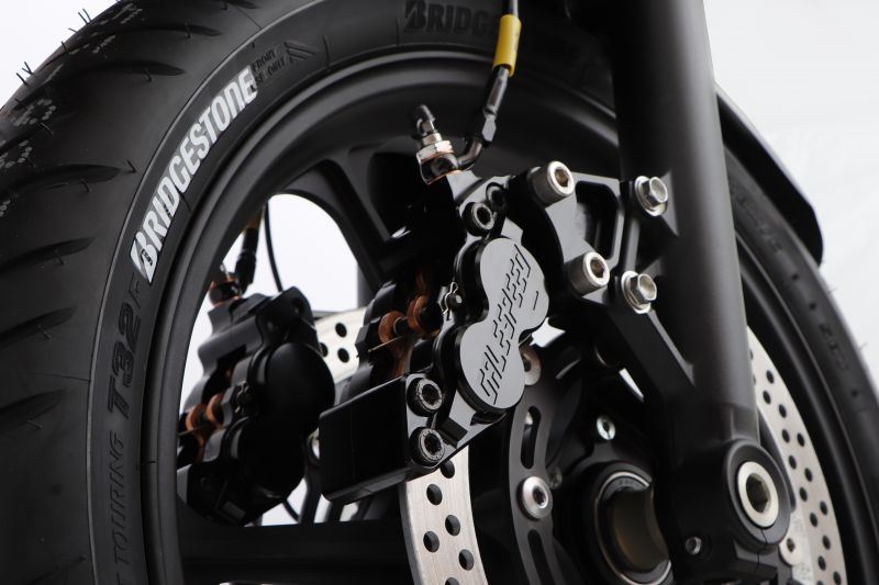 キャリパーサポート 40mmピッチ&STDローター径用 ブラック Z650RS 22-24