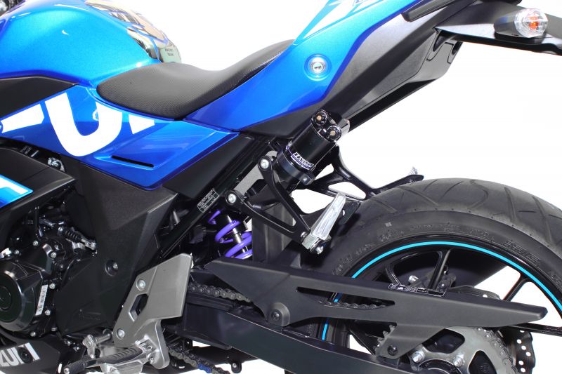 Street Box 461 Hose Type Tank Mono Shock GSX250R
