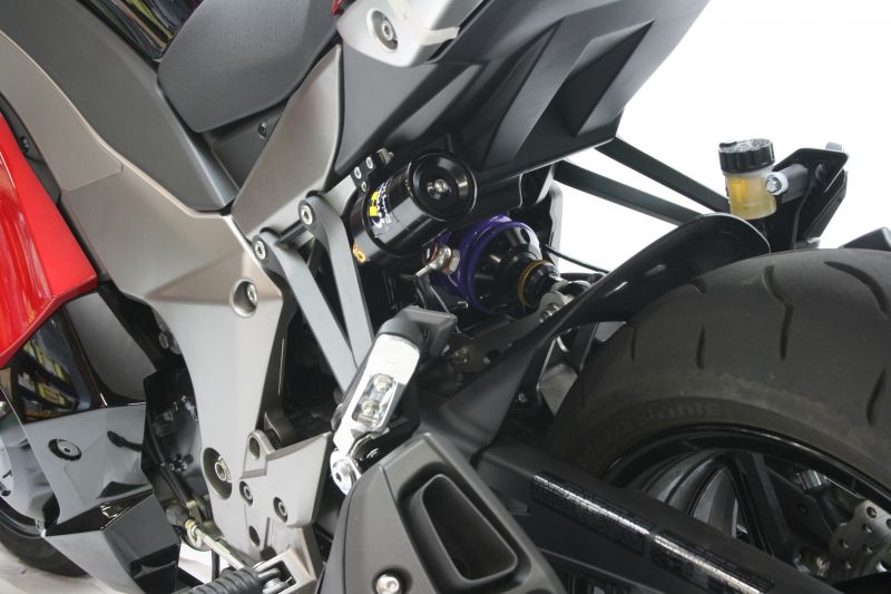 Streetbox 461 with Hose-Attached Tank Monoshock Ninja 1000