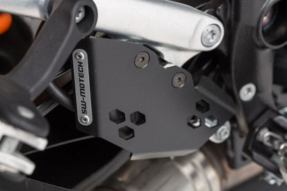 ブレーキシリンダーガード ブラック アドベンチャー/1050/1090/1190 スーパーアドベンチャー1290R/S