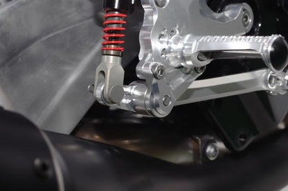 ELABORATE Foot Control Kit Silver Z900RS 18-21/CAFE 18-21
