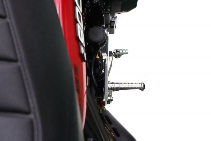 ELABORATE Foot Control Kit Silver Z900RS 18-21/CAFE 18-21
