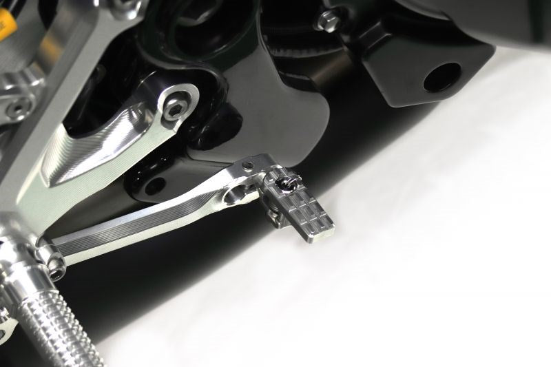 ELABORATE Foot Control Kit Silver Z900RS 18-21/CAFE 18-21