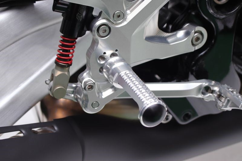 ELABORATE Foot Control Kit Silver Z900RS 18-21/CAFE 18-21