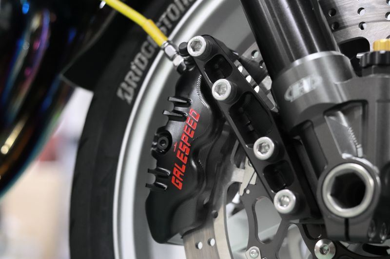 GALESPEED Elaborate 4-Piston Axial Caliper φ34/30 with Titanium Bolts/Titanium Pistons (Right) Black