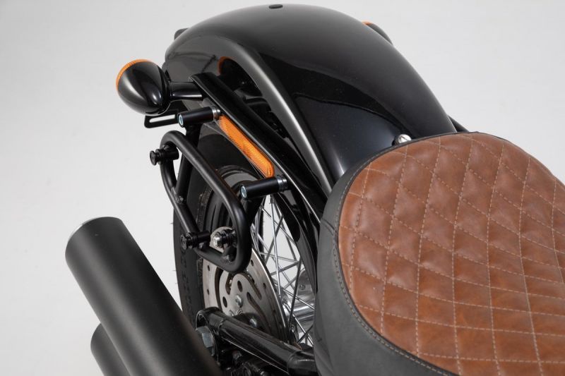 SLC Side Carrier Right Softail FXBB Street Bob