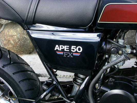 APE50/100 エイプ50/100 Z400FXタイプ サイドカバー FRP057