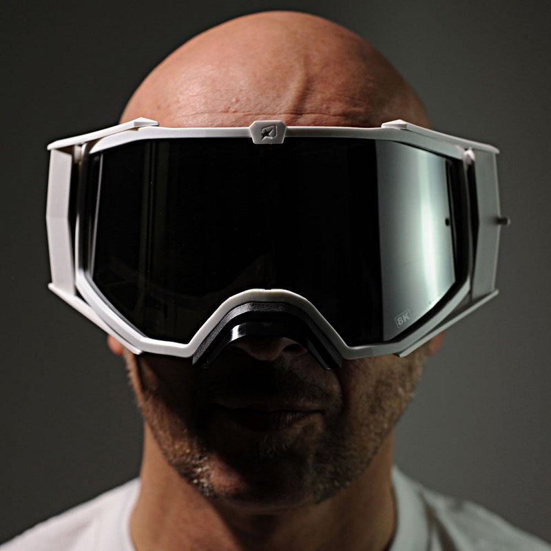 8Kトップゴーグル ユーロフィット ライトスモークミラーシングルレンズ ホワイト/オリーブ