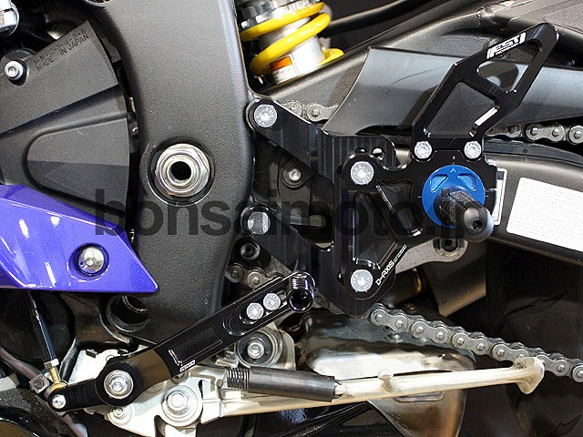 D-Axis バックステップ ストリートスタイル シルバー  YAMAHA R6 06-11